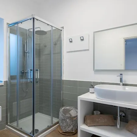 Malolu Luxury Villa *