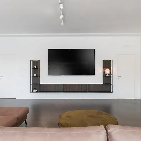 Malolu Luxury 奥斯图尼