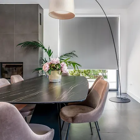 Malolu Luxury Villa *