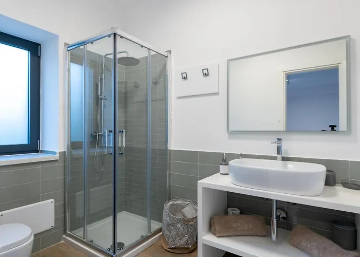 Malolu Luxury Villa *